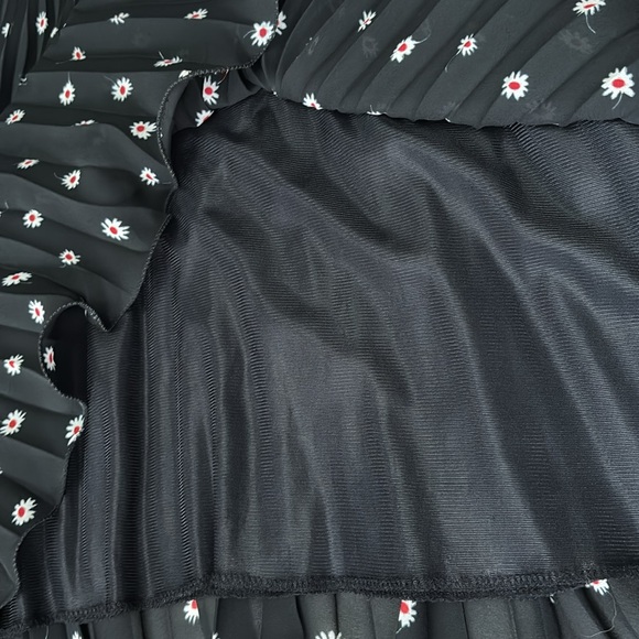 Vintage Pleated A line Full Daisy Skirt - Picture 3 of 3
